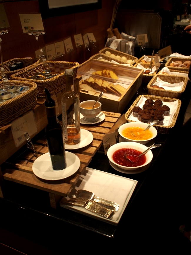 ウェスティン都ホテル京都の朝食 ブュッフェ パンや菓子