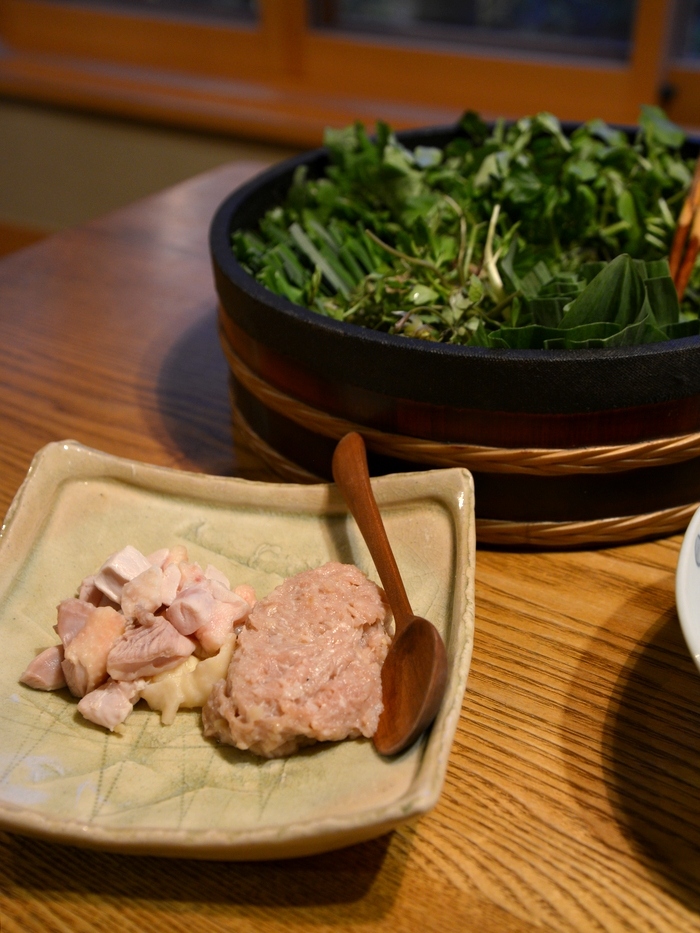 三水館の草鍋 鶏肉とつみれ