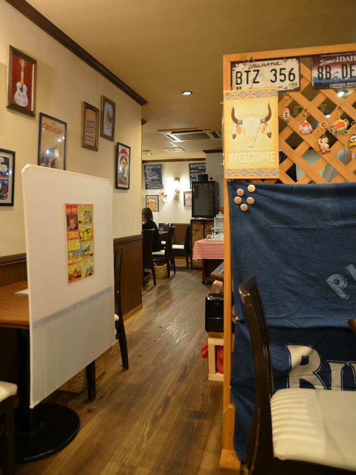 ボカロス 店内