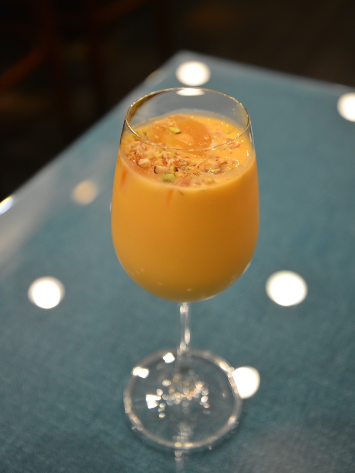 INDU 自家製ヨーグルトのマンゴーラッシー