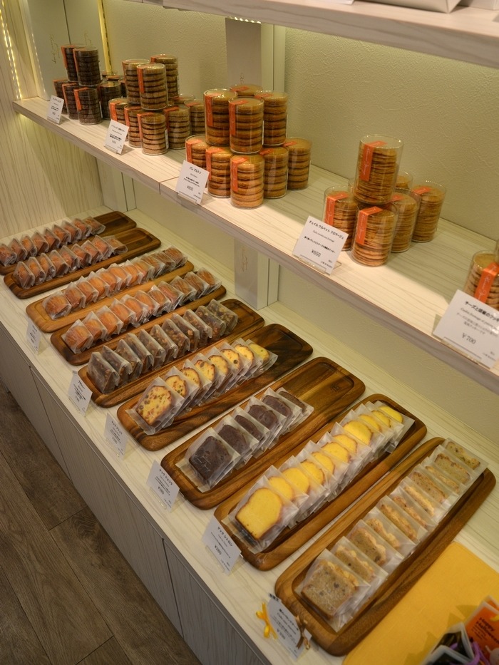 カナメヤナギ 焼き菓子棚