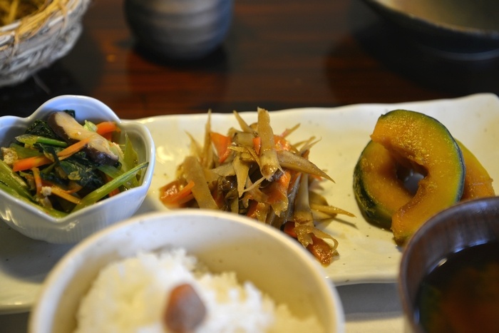 サンゴの湯やどかり 朝食 きんぴら