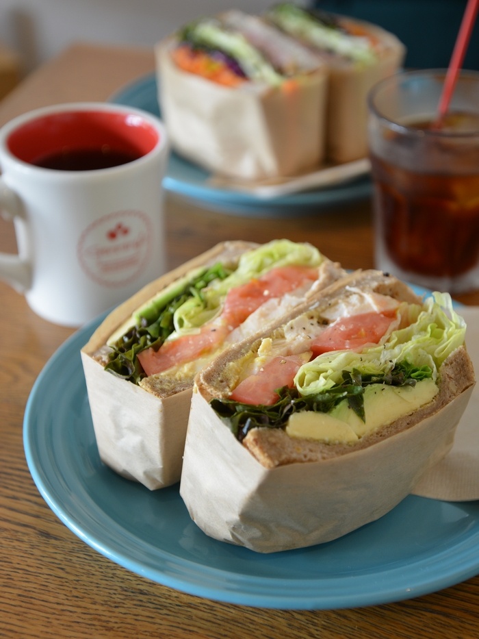 Gemminy's(ジェミニーズ) チキン&アボカド サンドイッチ