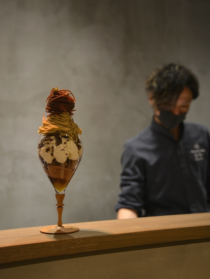 パティスリークルール 「Parfait au chocolat et Mont-Blanc」とシェフ
