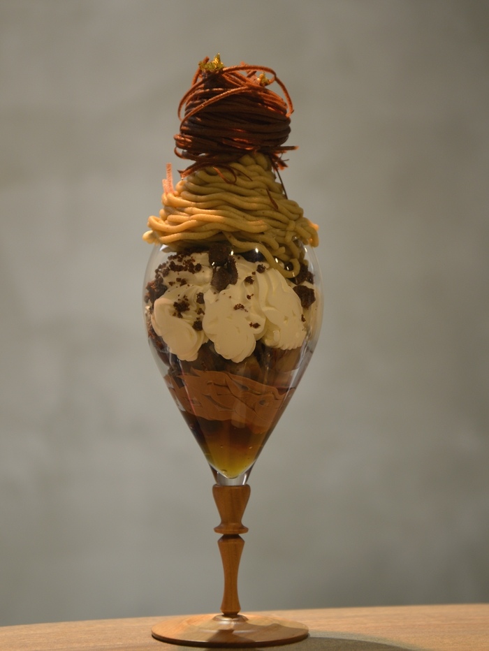 パティスリークルール Parfait au chocolat et Mont-Blanc チョコレートとモンブランのパフェ