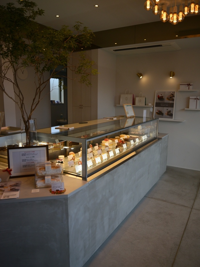 パティスリークルール 店内とショーケース