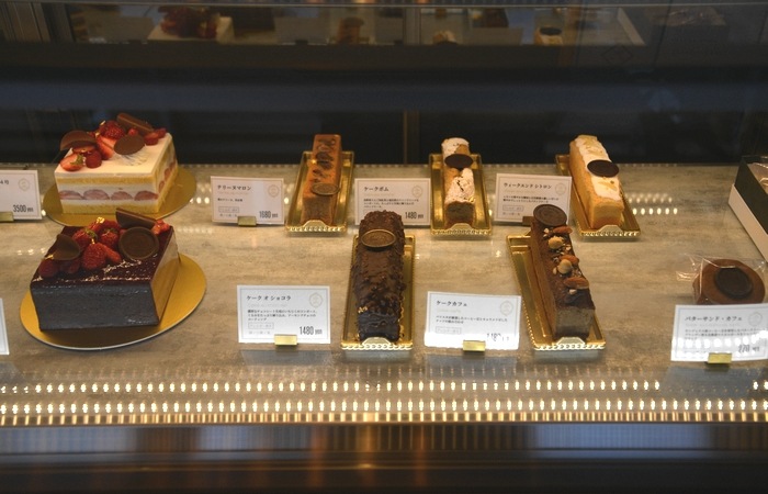 パティスリークルール 塩尻 ショーケース ケーク